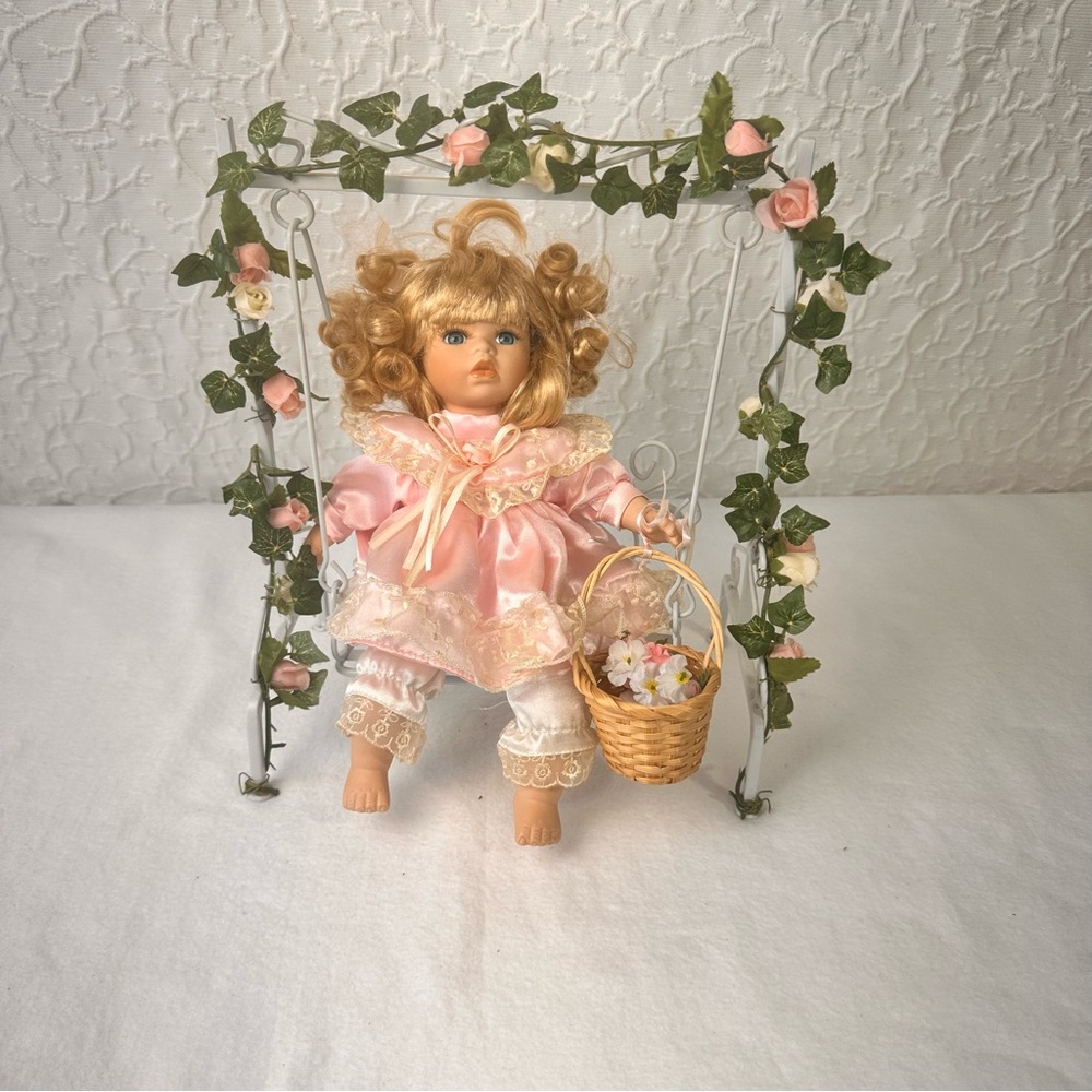 DanDee Collectors Choice Porcelain Doll Vintage Swing Flowers Collectable